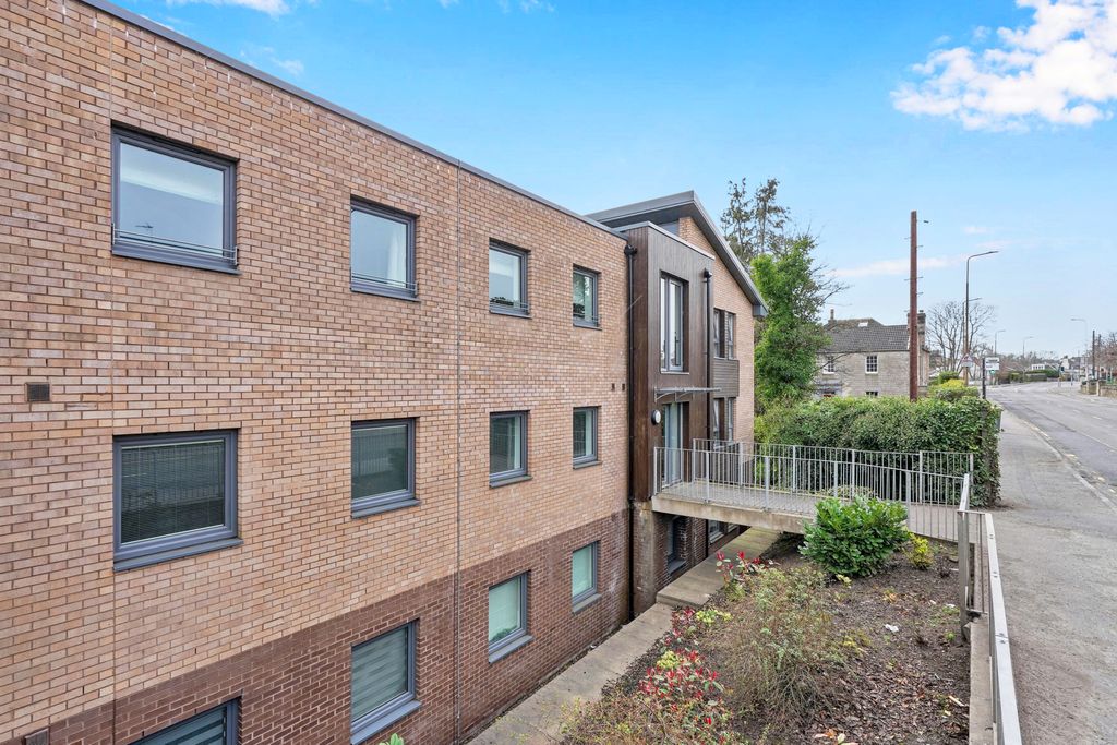 Additional image 10 of 2 bed flat for sale373/4 Lanark Road West, Currie, Edinburgh EH14