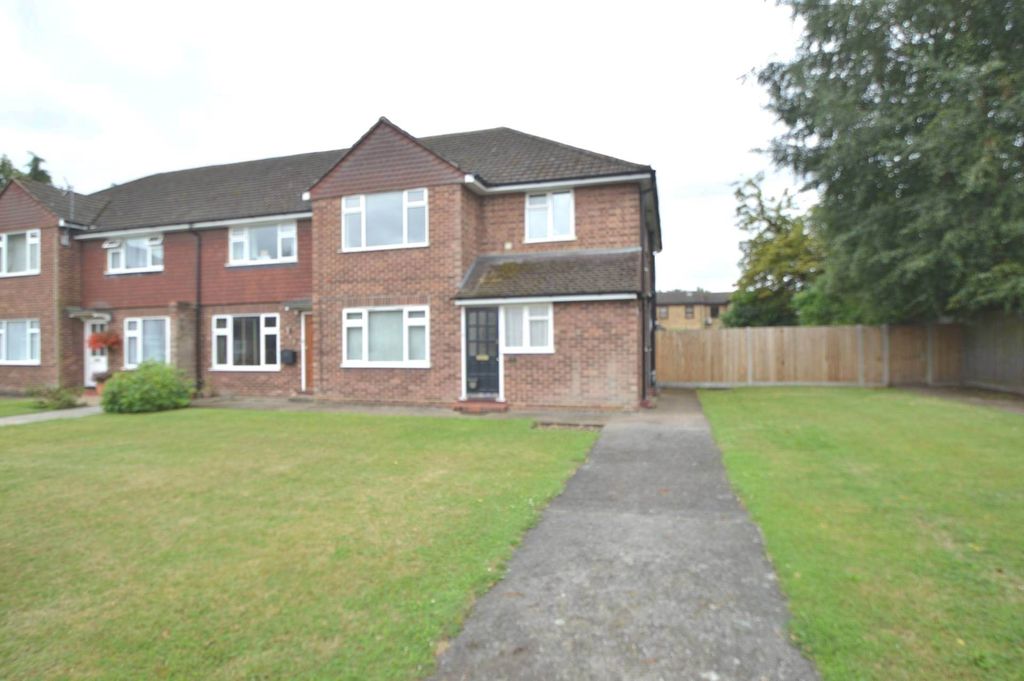 2 bed maisonette for saleNorthcote, Addlestone KT15