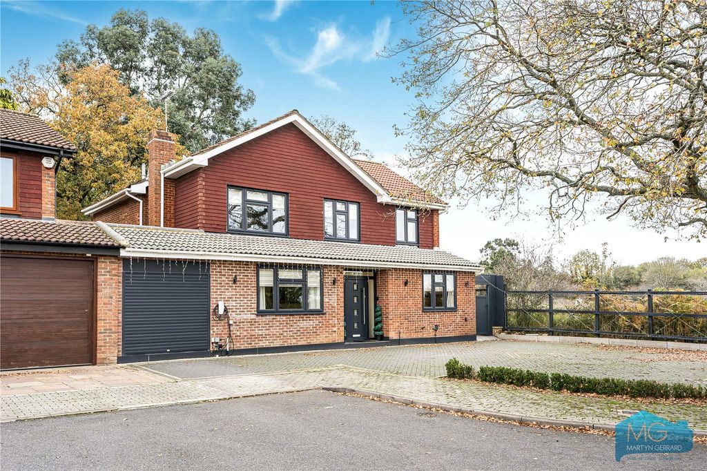 6 bed detached house for saleWylo Drive, Arkley, Barnet EN5