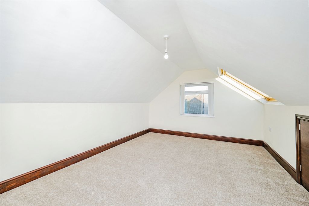 Additional image 19 of 5 bed semi-detached house for salePort Road East, Barry CF62