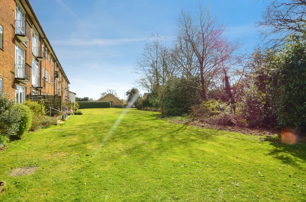 Additional image 15 of 2 bed flat for saleShirley Road, Abbots Langley WD5