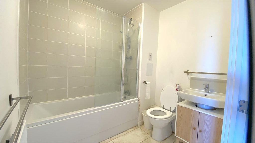 Additional image 4 of 2 bed flat for saleMorris Drive, Belvedere DA17