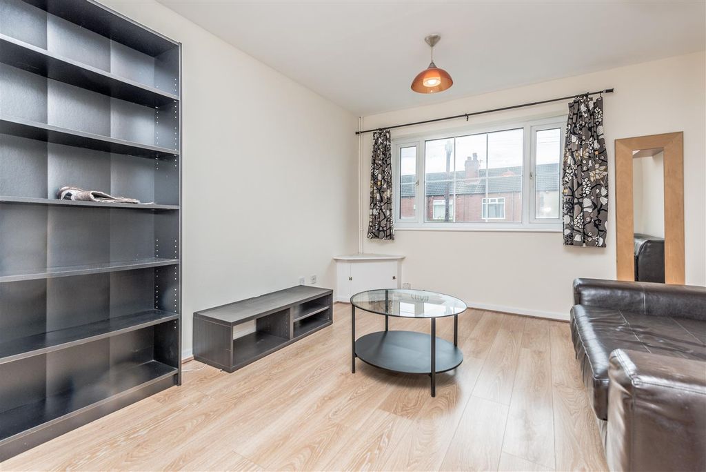 Additional image 5 of 2 bed flat for saleHardrow Road, Leeds LS12