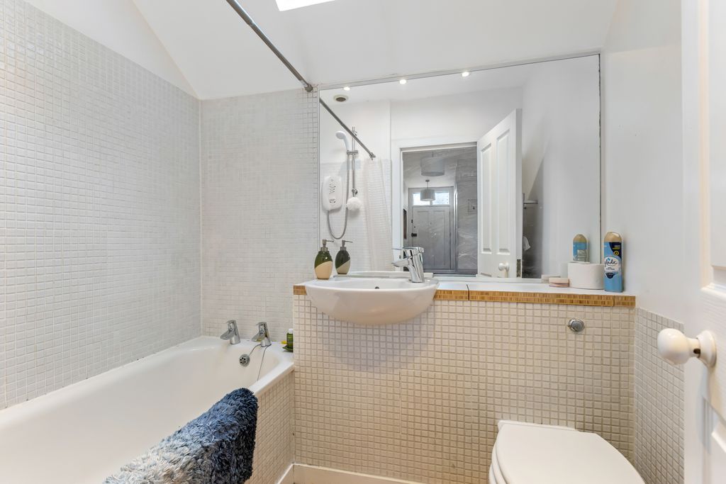 Additional image 11 of 2 bed flat for sale12 Aitchisons Close, 58 West Port, Grassmarket, Edinburgh EH1