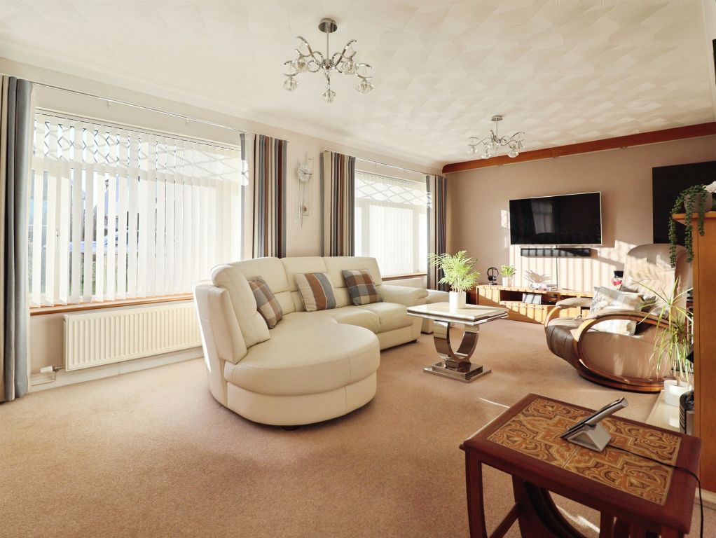 4 bed detached house for salePenywaun, Efail Isaf, Pontypridd CF38