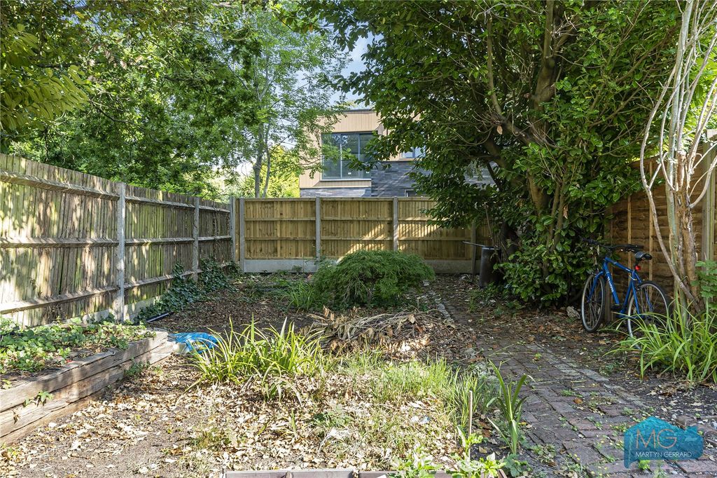 Additional image 28 of 4 bed semi-detached house for saleWood Street, Barnet EN5