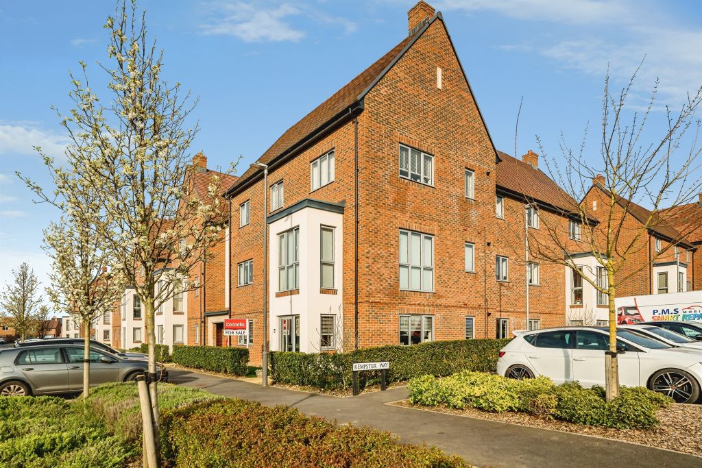 Additional image 4 of 2 bed flat for saleKempster Way, Weston Turville, Aylesbury HP22