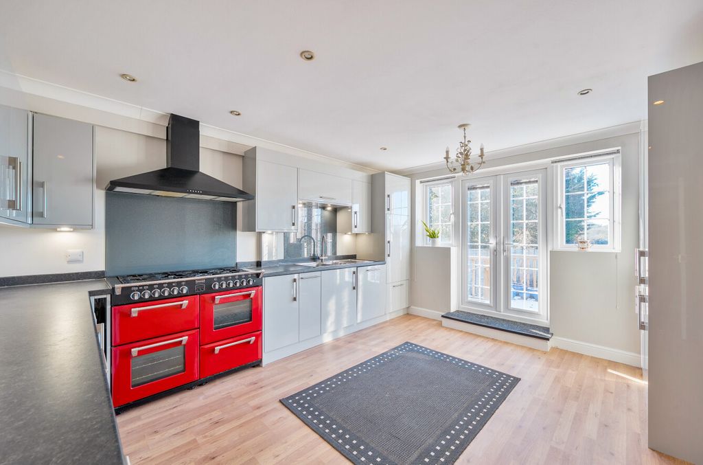 Additional image 3 of 4 bed detached house for saleNew Farm Road, Alresford, Hampshire SO24