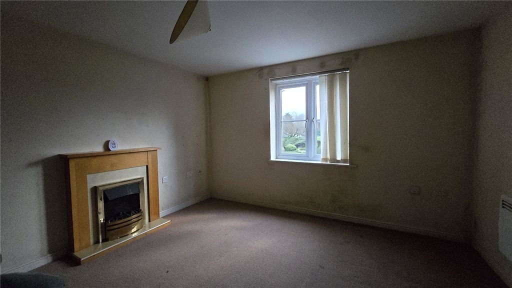 3 bed flat for saleFirbank Close, Ashton-Under-Lyne, Greater Manchester OL7