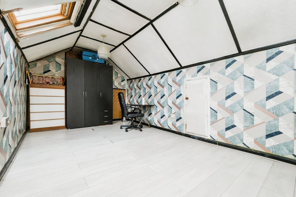 Additional image 17 of 3 bed terraced house for saleSt Thomas Gardens, Ilford IG1