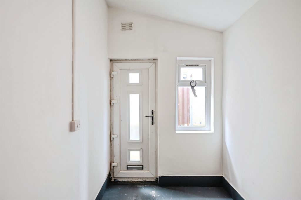 Additional image 6 of 3 bed flat for saleWest Street, Gorseinon, Swansea SA4