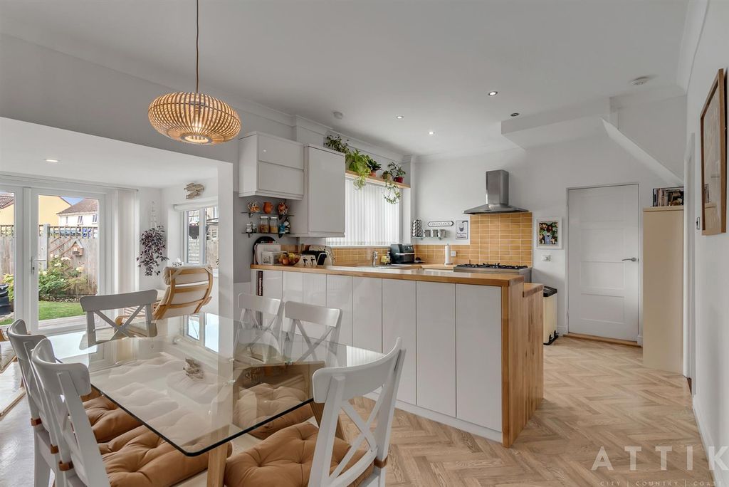 Additional image 13 of 4 bed semi-detached house for saleUpper Avenue, Halesworth IP19