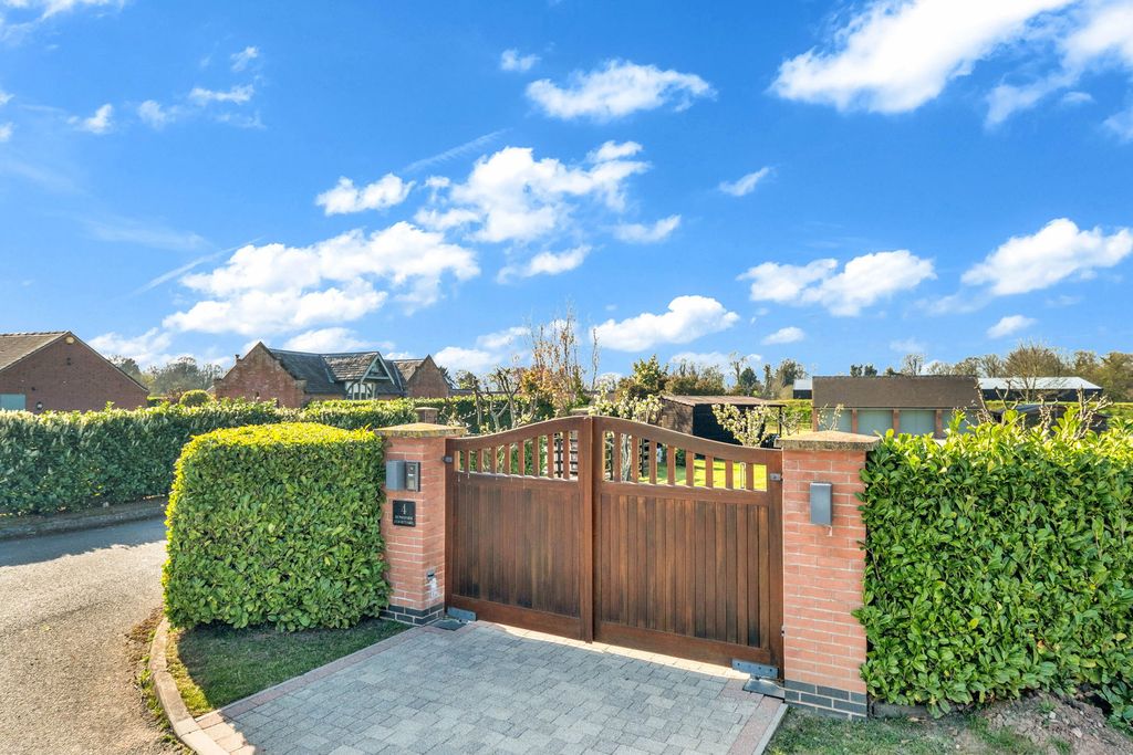 Additional image 49 of 4 bed barn conversion for saleHome Farm Courtyard, Castle Donington, Derby DE74
