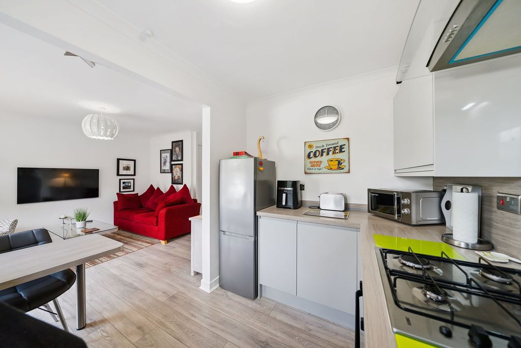 Additional image 7 of 2 bed semi-detached house for sale2 Millborne Mews, 91A Sinclair Street, Helensburgh G84