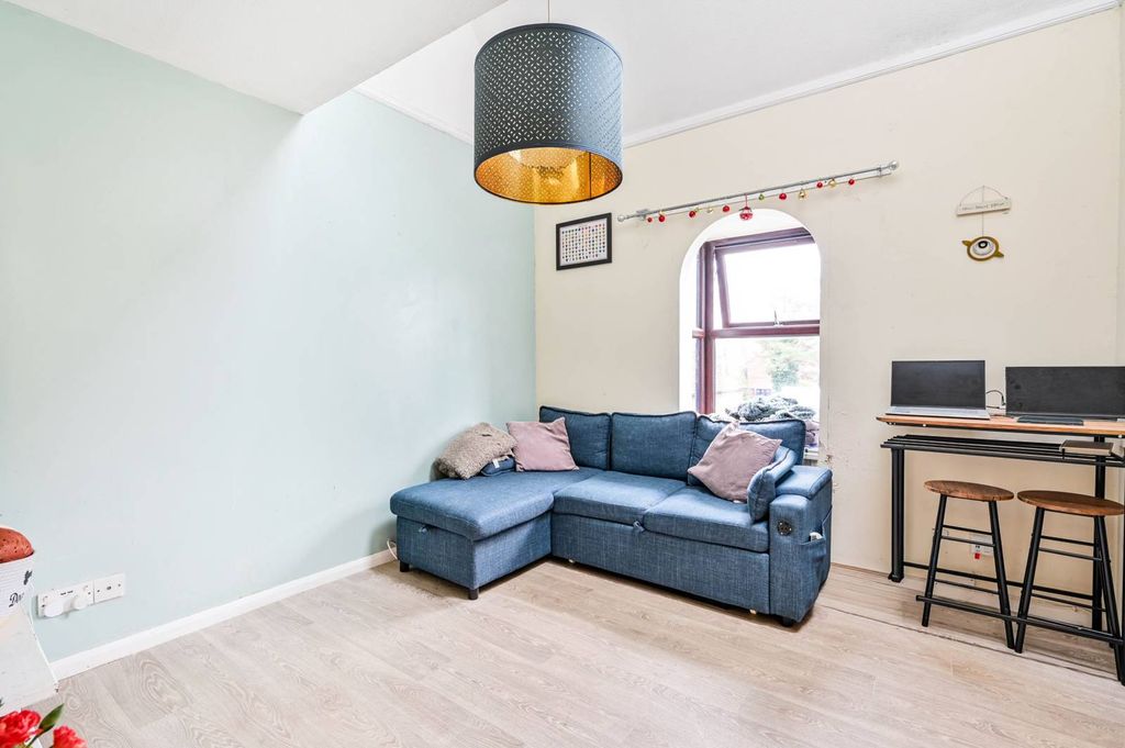 Additional image 5 of 1 bed flat for saleVeryan, Goldsworth Park, Woking GU21