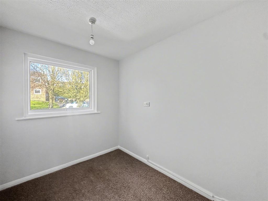Additional image 11 of 2 bed flat for saleChiltern Park Avenue, Berkhamsted HP4