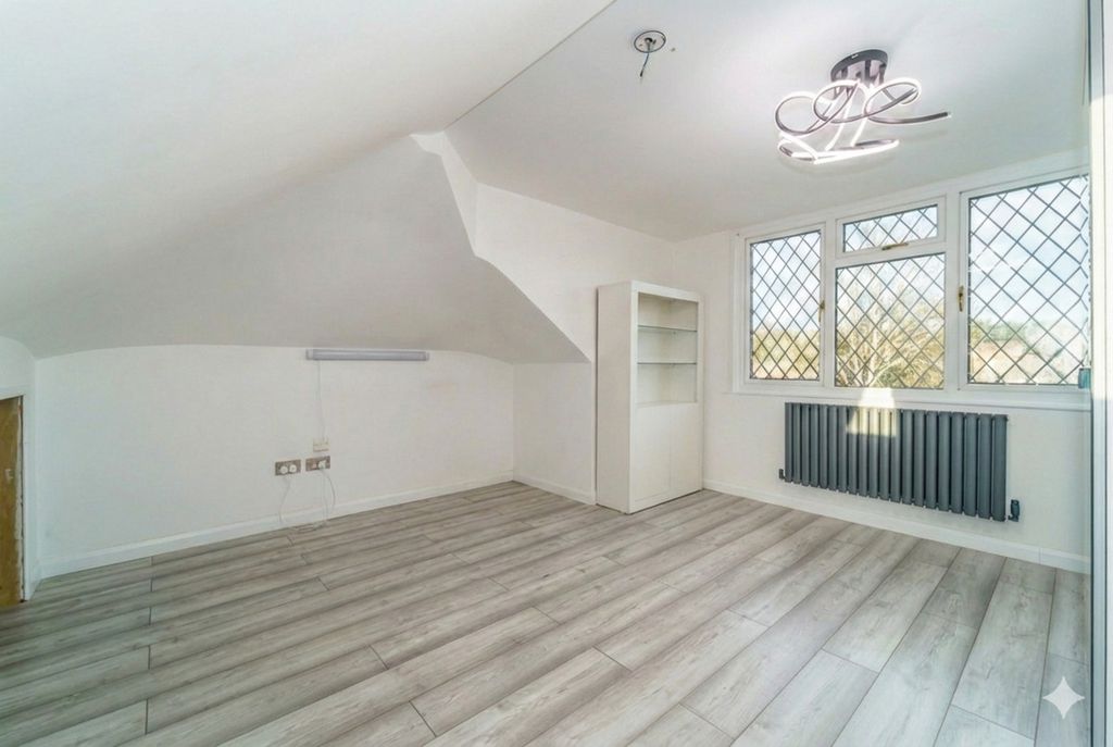 Additional image 9 of 3 bed semi-detached house for saleCompton Place, Watford WD19