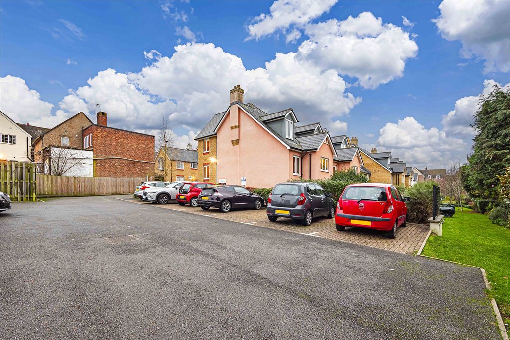 Additional image 14 of 2 bed flat for saleHigh Street, Berkhamsted, Hertfordshire HP4