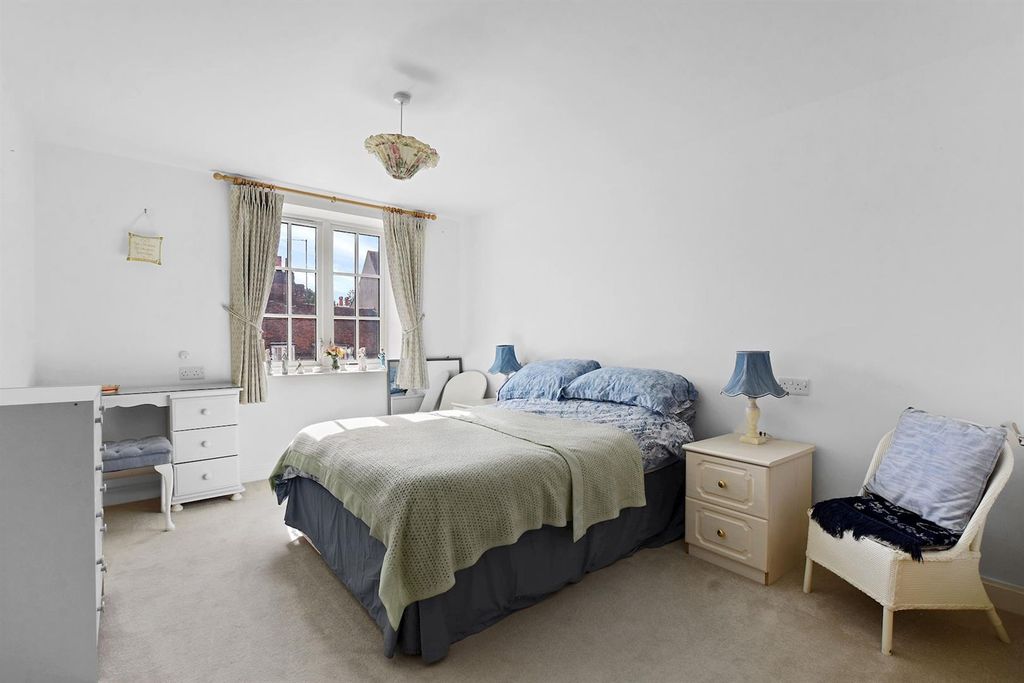 Additional image 3 of 2 bed flat for sale59-61 The Broadway, Amersham HP7