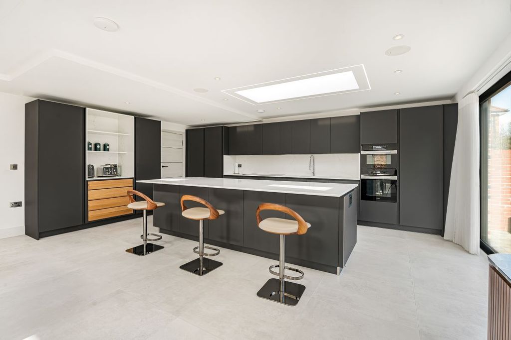 Additional image 11 of 5 bed detached house for sale137 Kimbolton Road, Bedford, Bedfordshire MK41