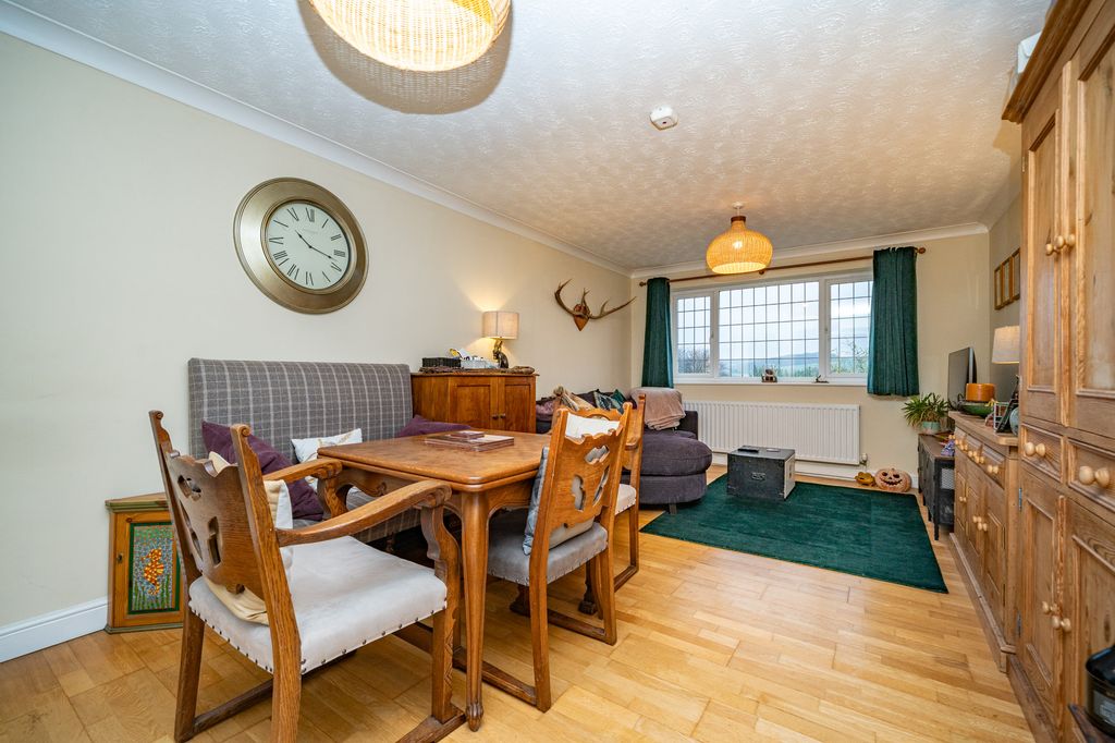 Additional image 6 of 5 bed detached house for saleFieldway, Berkhamsted HP4