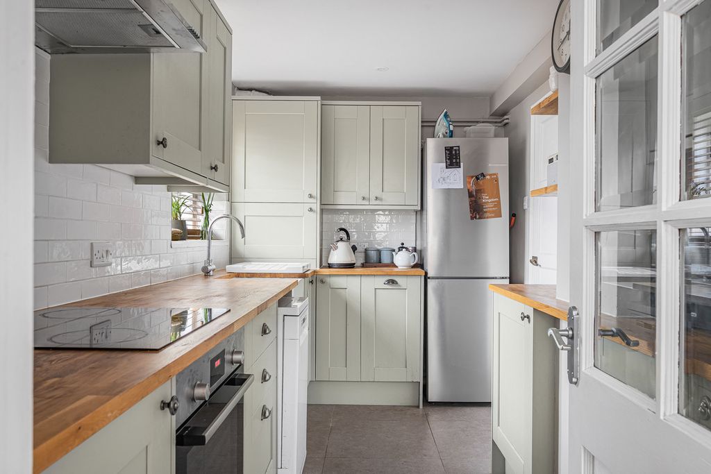 Additional image 3 of 2 bed flat for saleThames Street, Abingdon OX14