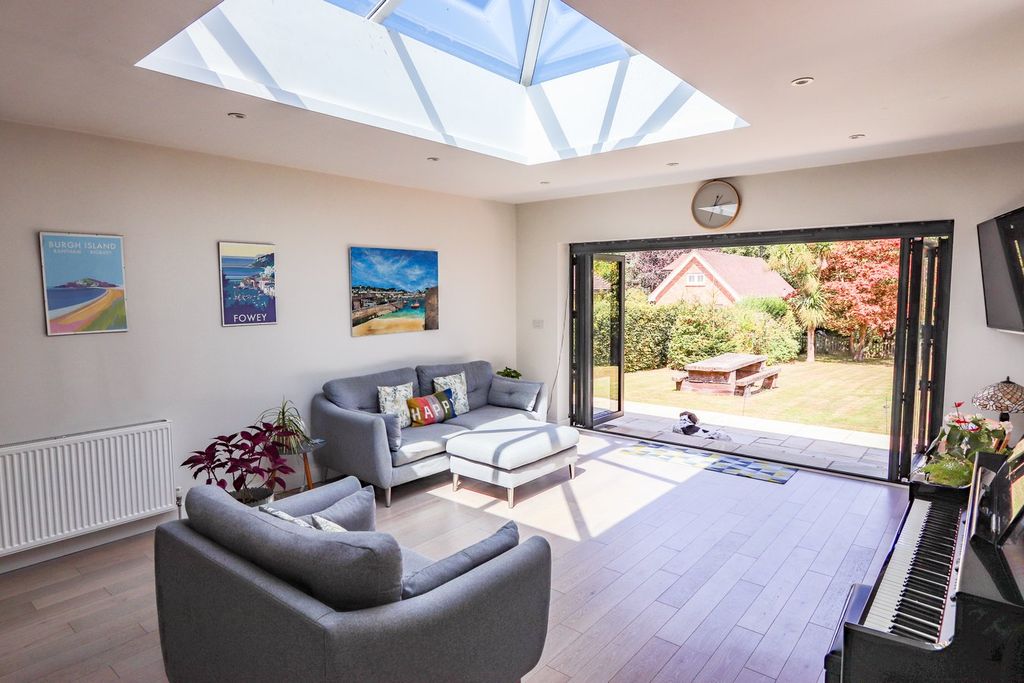 4 bed semi-detached house for saleHastings Road, Battle TN33