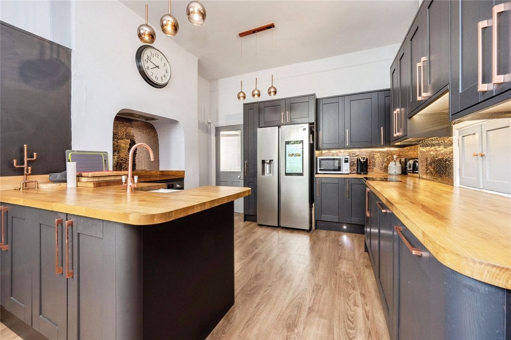 Additional image 7 of 11 bed detached house for saleLansdowne Road, Bedford, Bedfordshire MK40