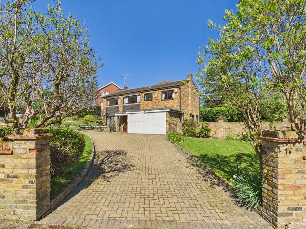 5 bed detached house for saleEghams Wood Road, Beaconsfield, Buckinghamshire HP9