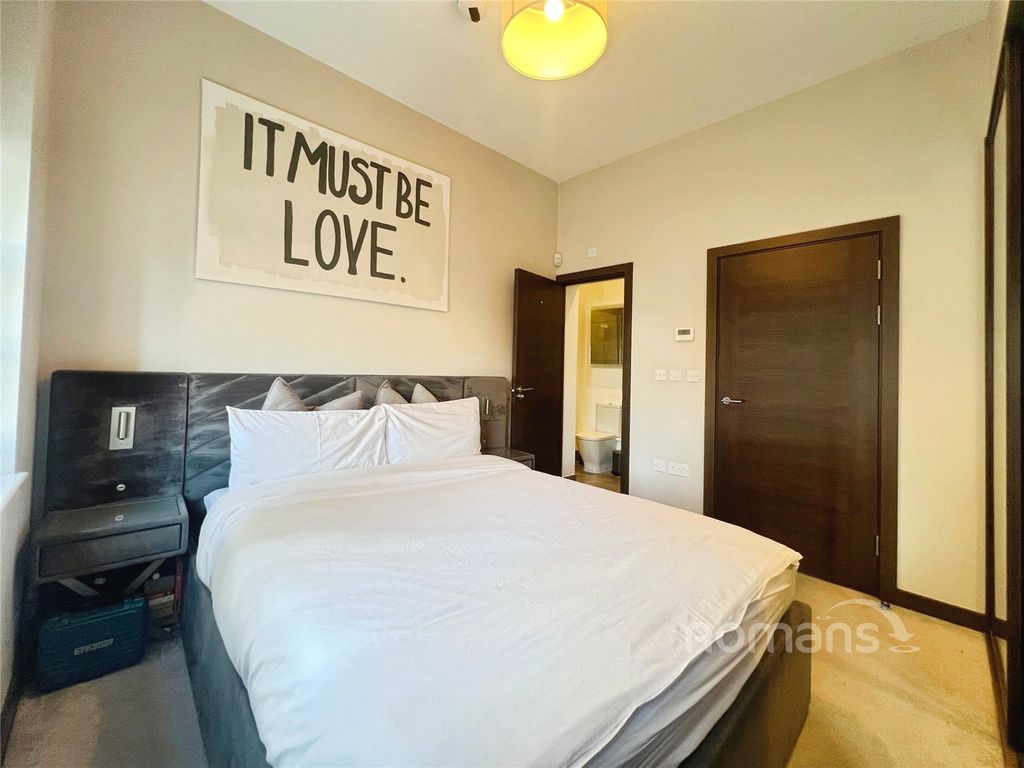 Additional image 7 of 3 bed flat for saleWhite Cross Place, Wellesley, Aldershot GU11