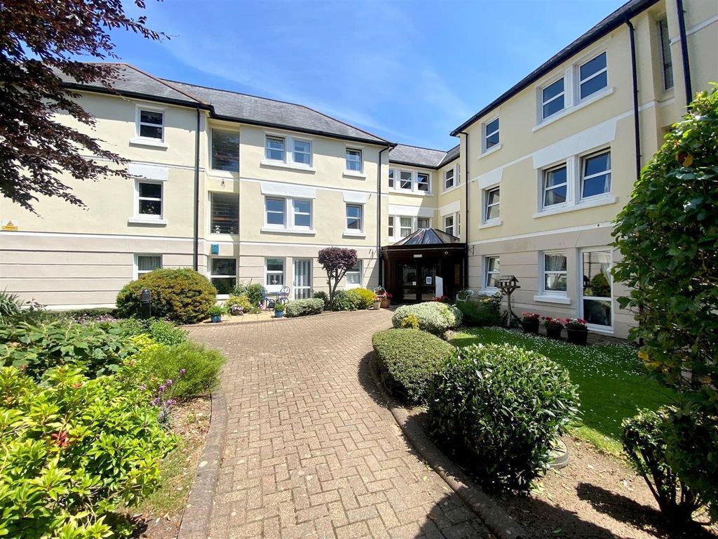 2 bed flat for saleBarum Court, Litchdon Street, Barnstaple, Devon EX32
