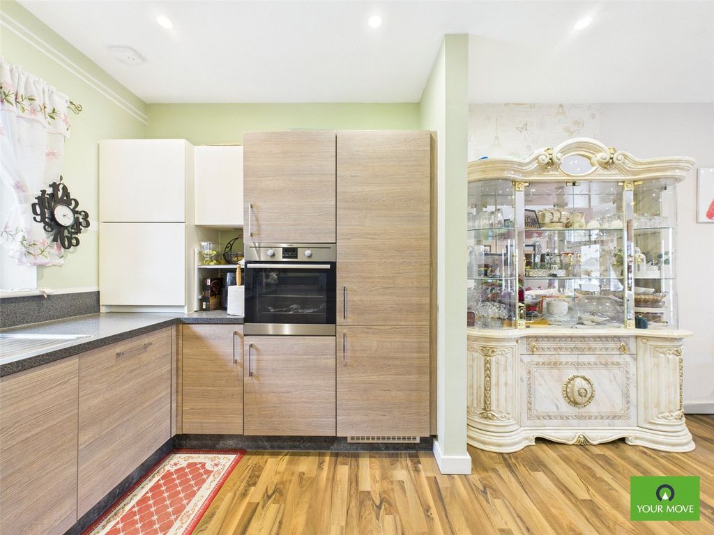 Additional image 9 of 3 bed flat for saleVestry Court, 2, Bournebrook Grove, Romford RM7
