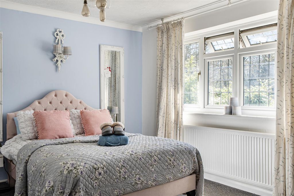 Additional image 12 of 3 bed detached house for saleHarriotts Lane, Ashtead KT21