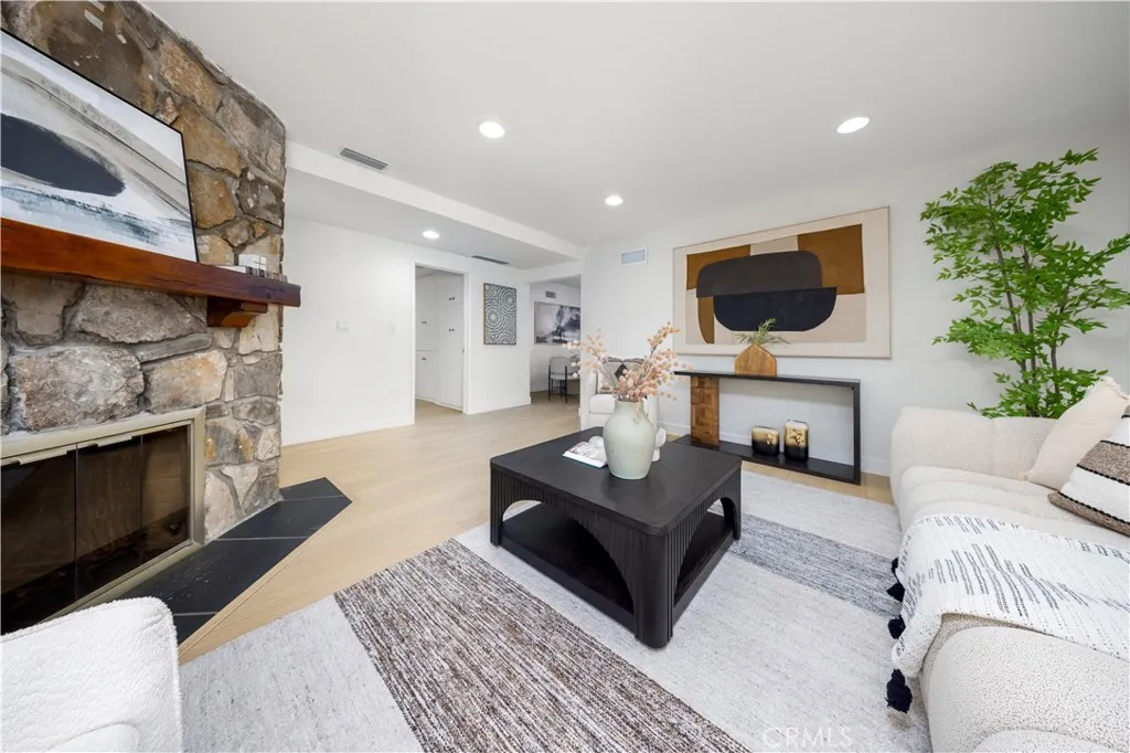 Additional image 6 of 237 W Loma Alta Dr, Altadena, CA 91001