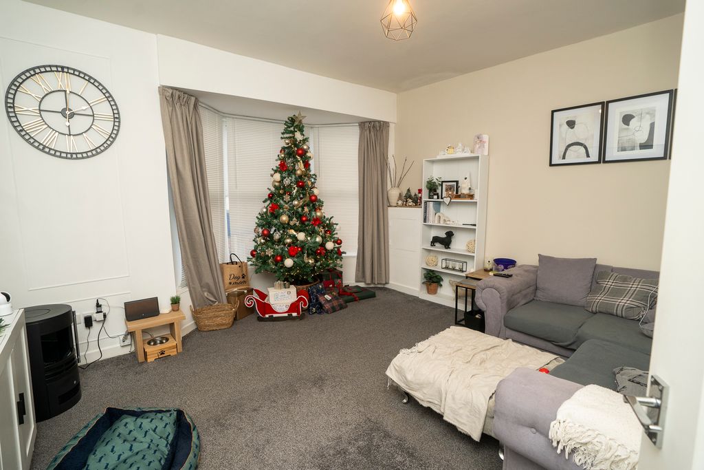 Additional image 4 of 3 bed flat for saleHigh Street, Llangefni LL77