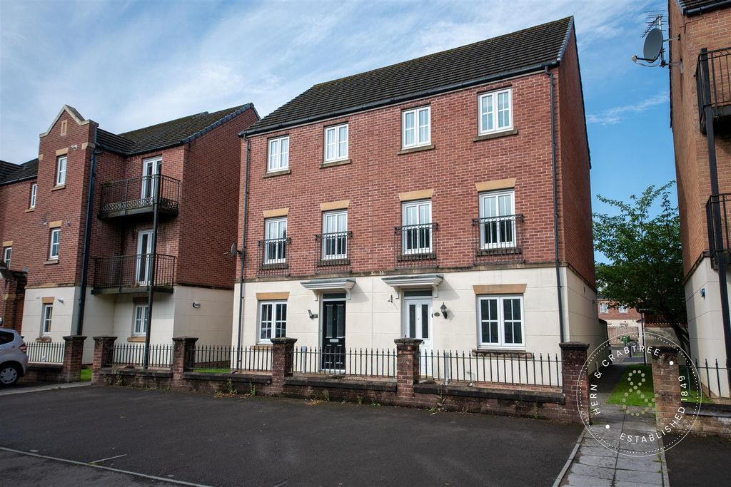 5 bed town house for saleThreipland Drive, Cardiff CF14