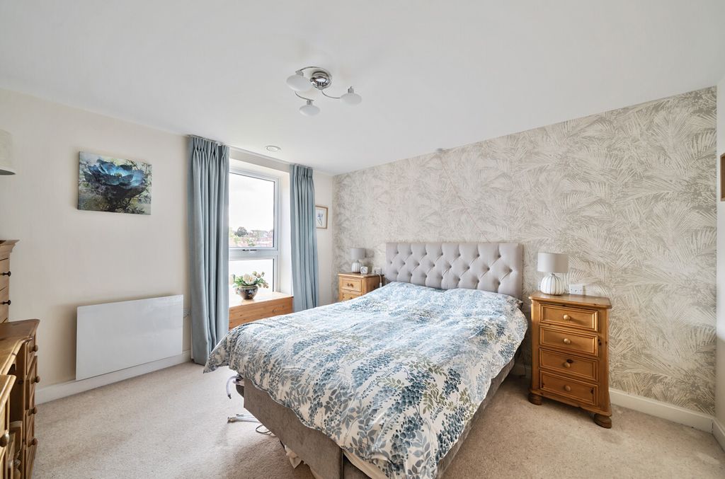 Additional image 4 of 1 bed flat for saleThe Dean, Alresford, Hampshire SO24