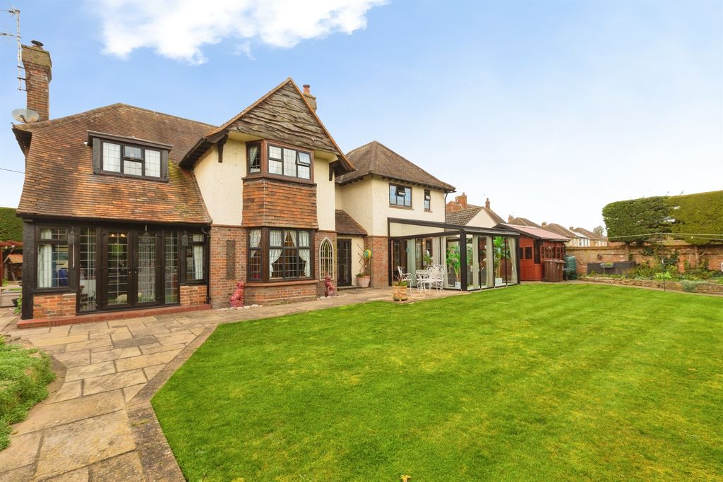 Additional image 4 of 4 bed detached house for saleParsons Lane, Bierton, Aylesbury HP22