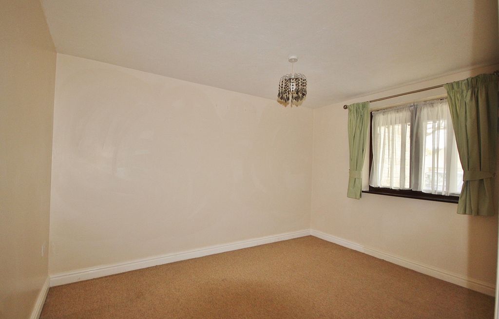 Additional image 7 of 1 bed flat for saleBurford Road, Carterton OX18