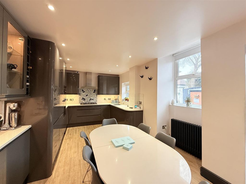 Additional image 8 of 3 bed end terrace house for saleTaunton Road, Ashton-Under-Lyne OL7