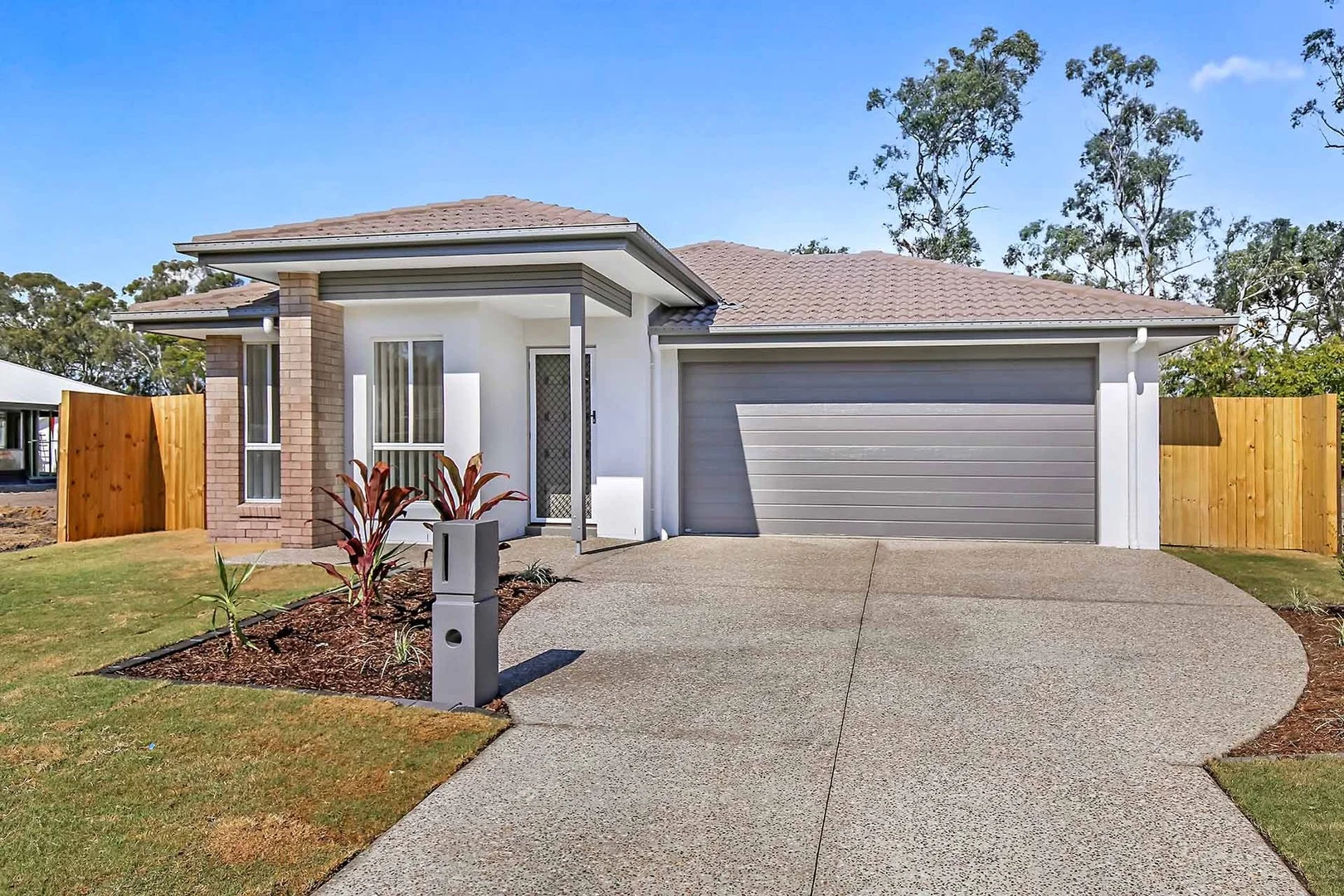 14 Daintree Court, Park Ridge QLD 4125