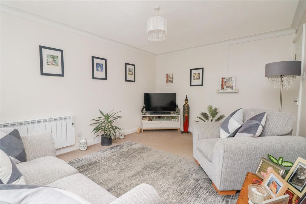 Additional image 3 of 1 bed flat for saleRosehill, Billingshurst RH14