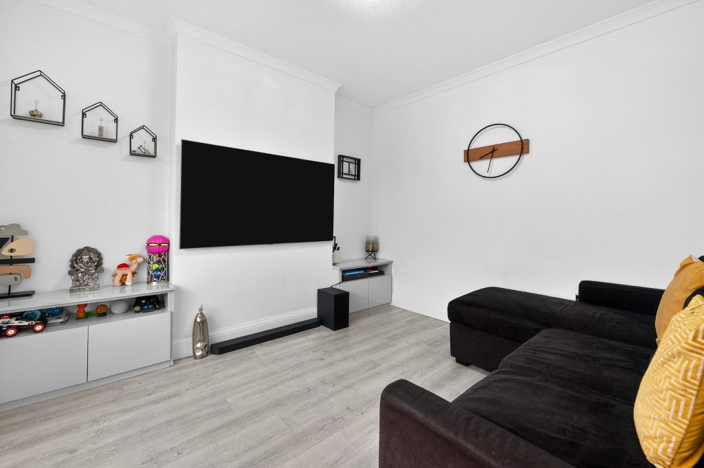 Additional image 6 of 5 bed detached bungalow for saleErith Road, Bexleyheath DA7