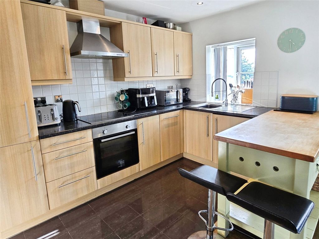 Additional image 3 of 2 bed flat for saleGittin Street, Oswestry, Shropshire SY11