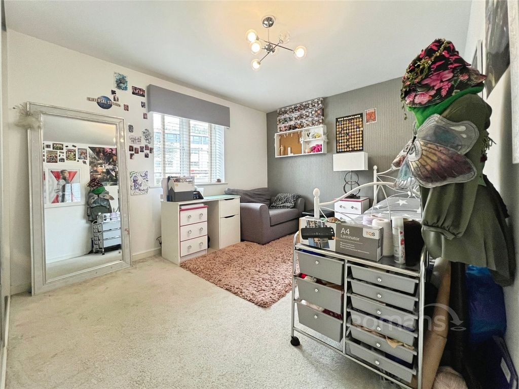 Additional image 24 of 5 bed town house for saleFrench Drive, Wellesley, Aldershot GU11
