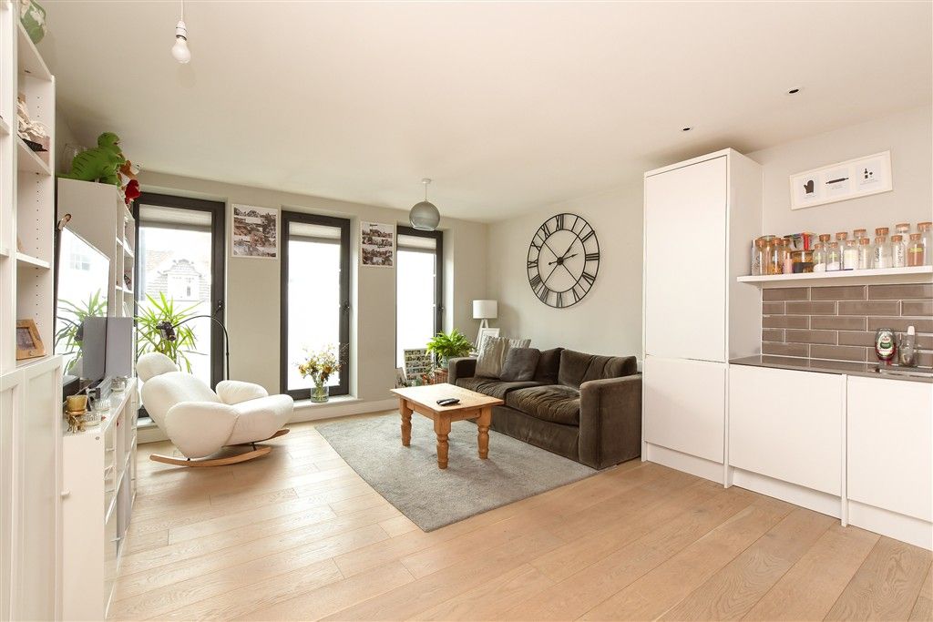 Additional image 6 of 2 bed flat for saleHigh Street, Dorking, Surrey RH4