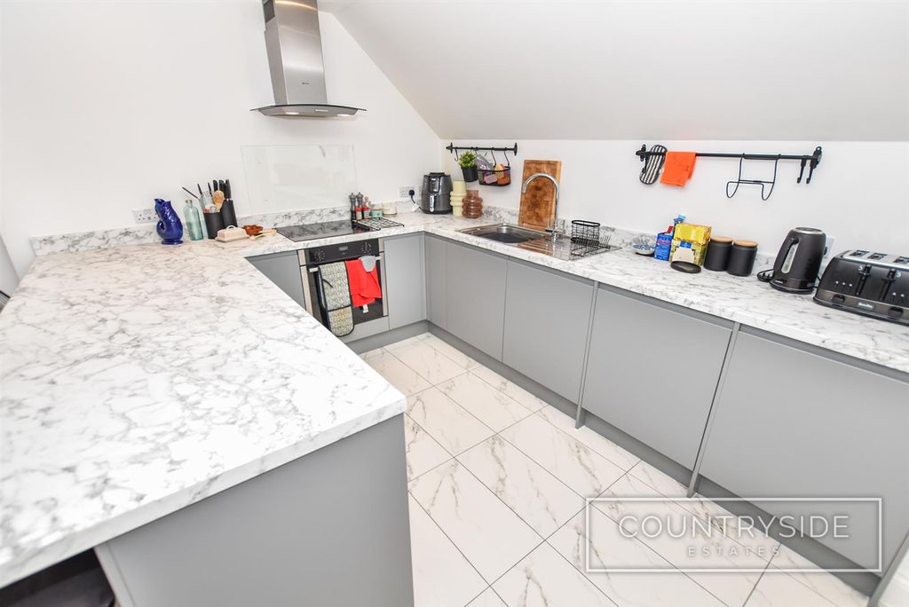 Additional image 10 of 2 bed flat for saleHalle Mews, Benfleet SS7