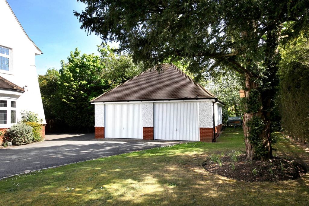 Additional image 14 of 7 bed detached house for salePenn Road, Beaconsfield, Buckinghamshire HP9
