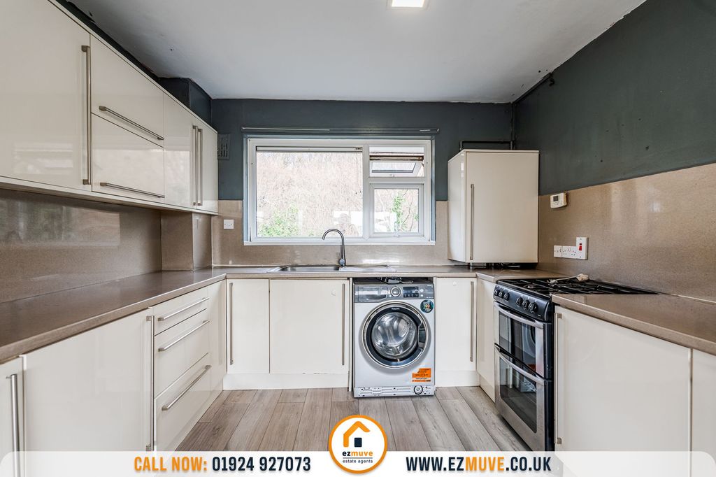 Additional image 4 of 2 bed flat for saleChinewood Avenue, Batley WF17