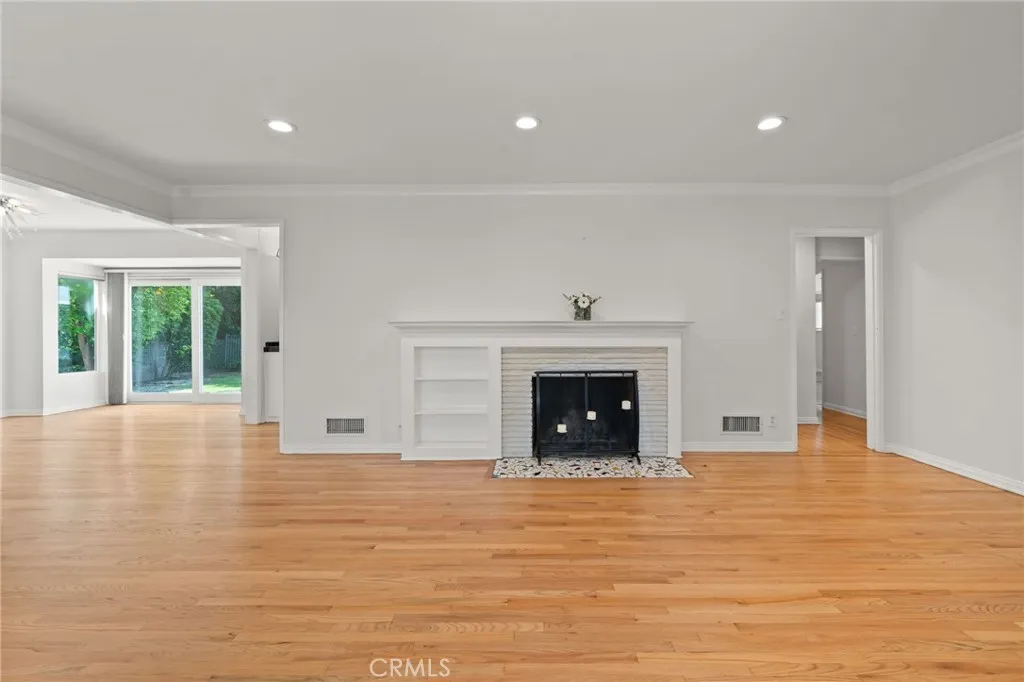 5857 Nagle Ave, Sherman Oaks, CA 91401 photo 4